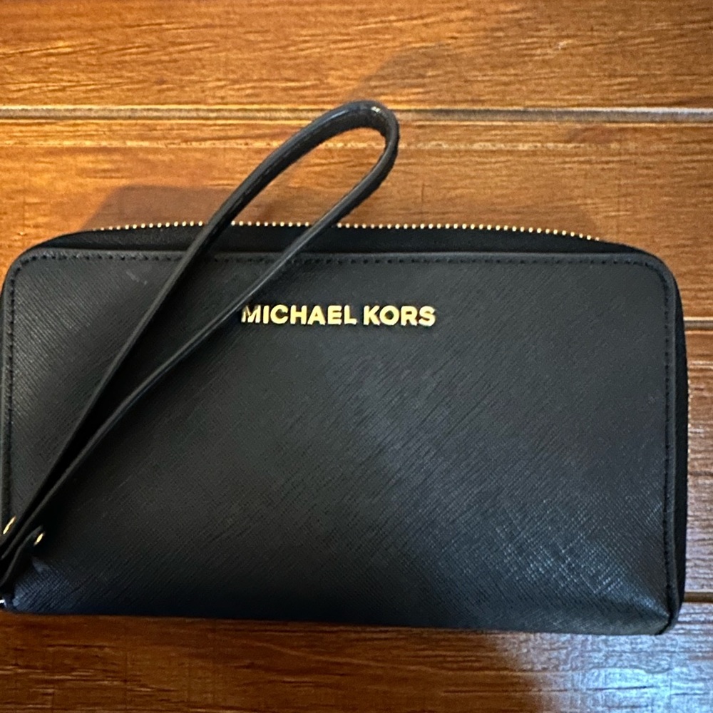 Michael Kors zip around wallet